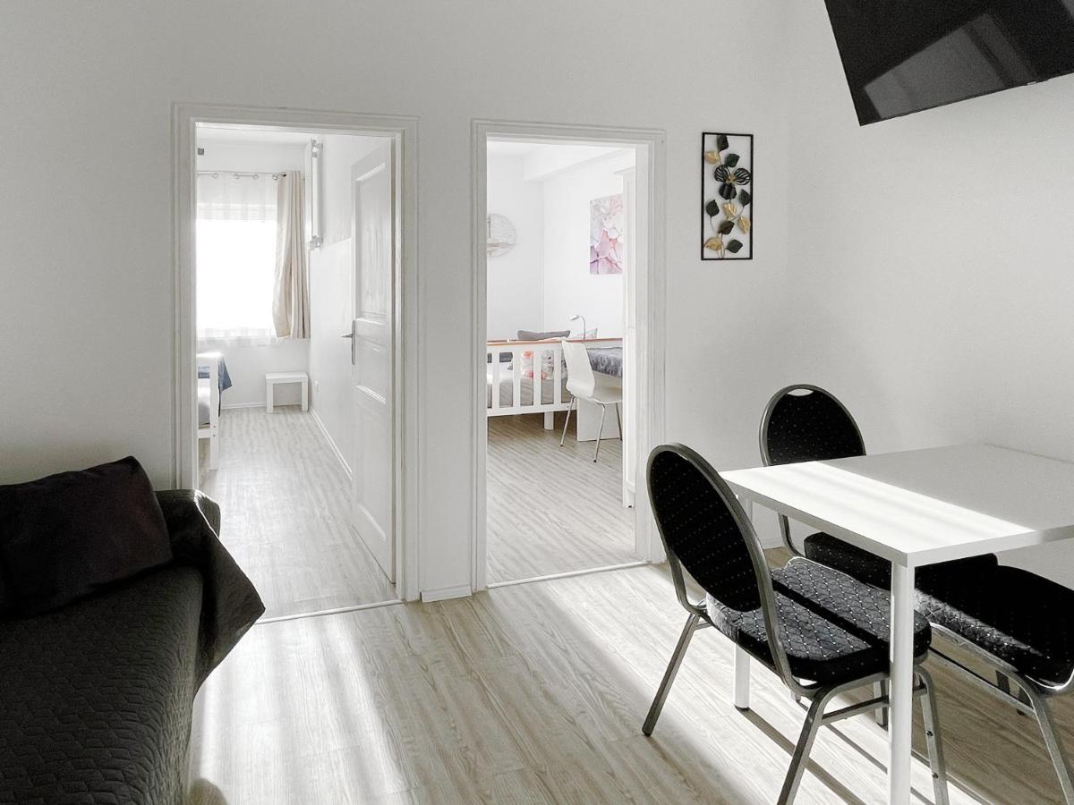 Schwanenburg Apartments Kolonie Rontgental エクステリア 写真